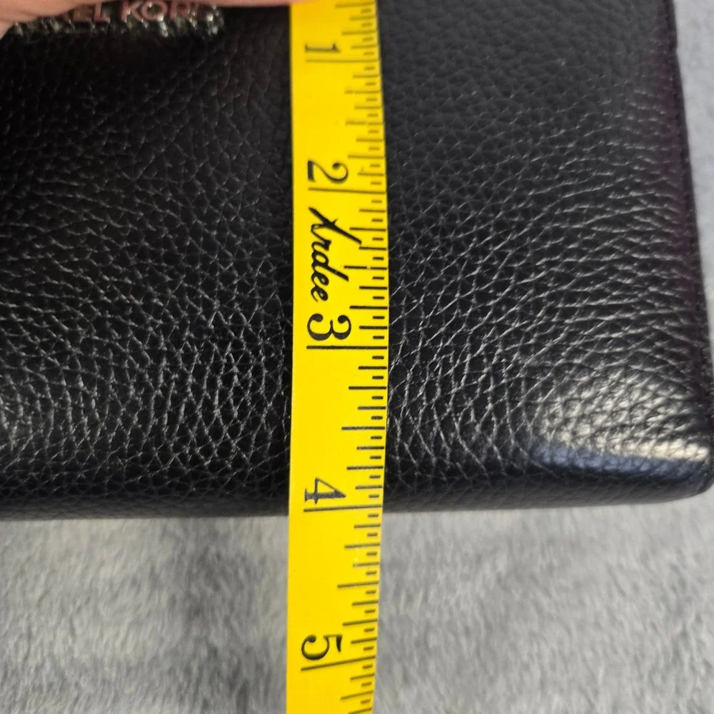 Michael Kors Jet Set Black Pebbled Leather Zip Continental Wristlet Wallet